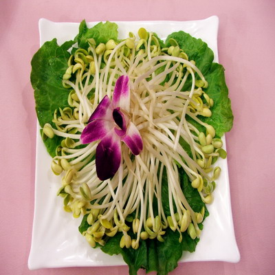 养生警惕：青西红柿烂生姜 14种食物吃错送命