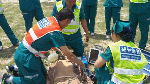 120特勤三站组织重大事故应急拉练活动