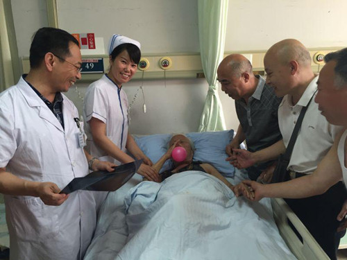 郑州市骨科医院顺利为102岁老人治愈骨折