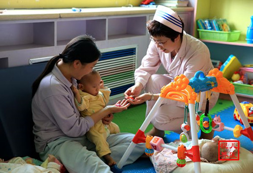 发扬南丁格尔精神 郑州市儿童医院献礼护士节